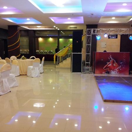 Oyo 1227 Hotel Rousha Inn Ghaziabad Exteriör bild