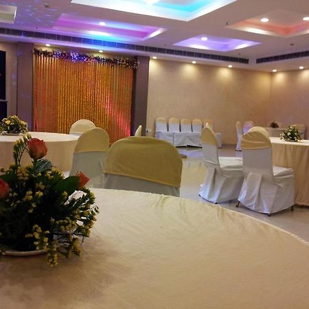 Oyo 1227 Hotel Rousha Inn Ghaziabad Exteriör bild