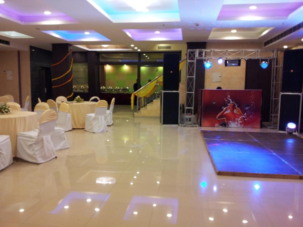 Oyo 1227 Hotel Rousha Inn Ghaziabad Exteriör bild