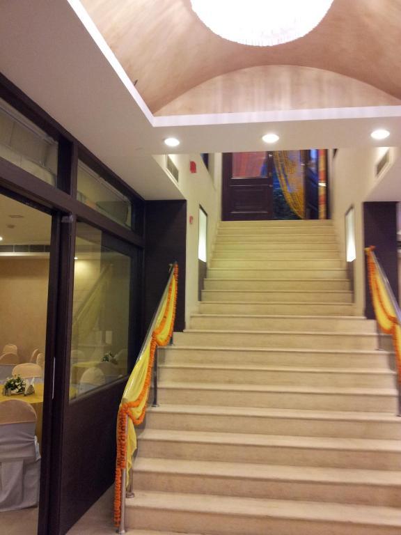 Oyo 1227 Hotel Rousha Inn Ghaziabad Exteriör bild