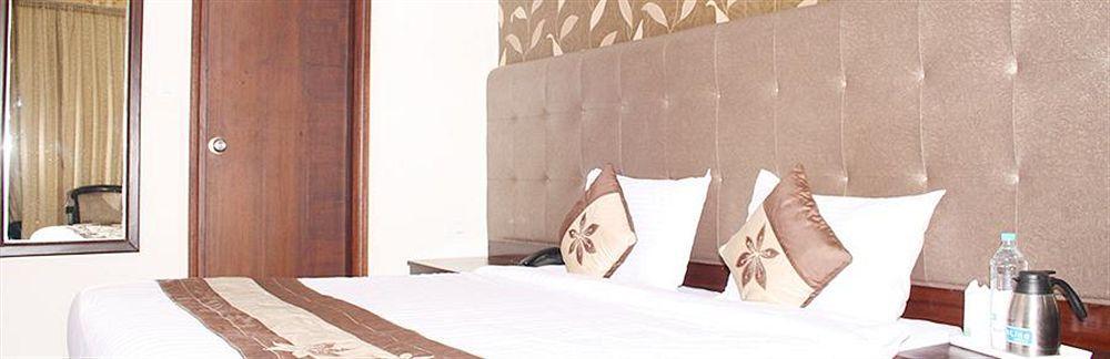 Oyo 1227 Hotel Rousha Inn Ghaziabad Exteriör bild