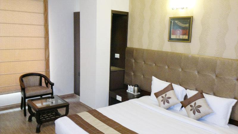 Oyo 1227 Hotel Rousha Inn Ghaziabad Exteriör bild