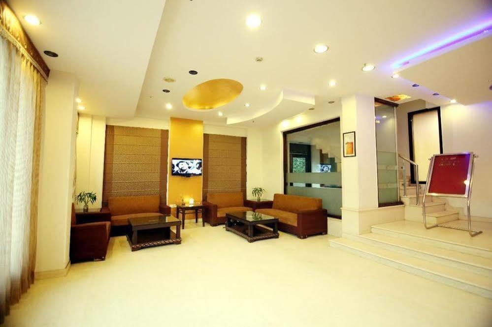 Oyo 1227 Hotel Rousha Inn Ghaziabad Exteriör bild