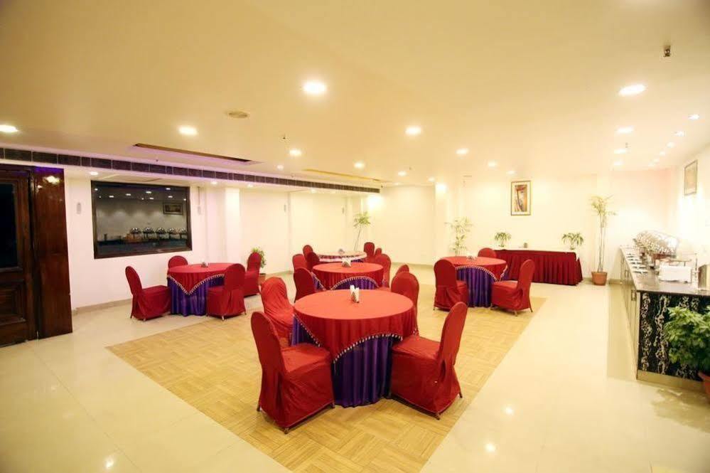 Oyo 1227 Hotel Rousha Inn Ghaziabad Exteriör bild