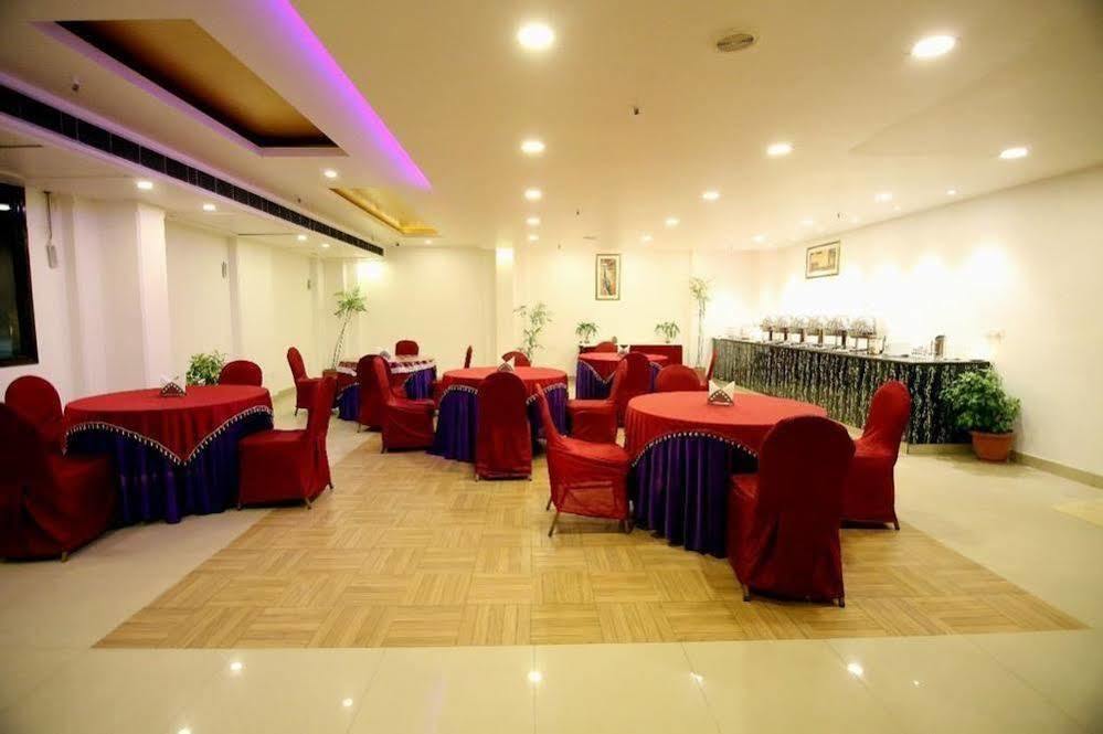 Oyo 1227 Hotel Rousha Inn Ghaziabad Exteriör bild